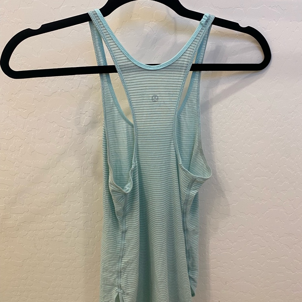 Light blue with gray horizontal lines - Picture 2 of 2